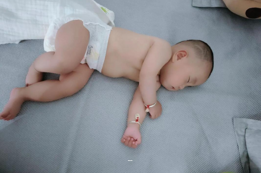 安溪宝宝突然很多眼屎